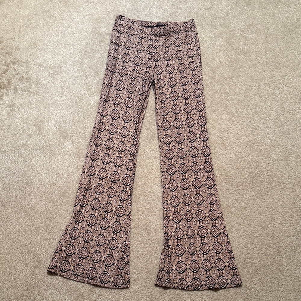 Forever 21 Patterned Flare Women's Pants
